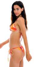 Laden Sie das Bild in den Galerie-Viewer, Image 04: Rio De Sol Bas Bottom Tiedye-Red Frufru
