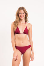 Laden Sie das Bild in den Galerie-Viewer, Model Front: Rio De Sol Bas Bottom Touch-Carmim Essential-Comfy
