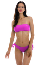 Laden Sie das Bild in den Galerie-Viewer, Model Front: Rio De Sol Bas Bottom Uv-Pink Madrid
