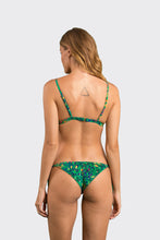 Laden Sie das Bild in den Galerie-Viewer, Model Back: Rio De Sol Bas Bottom Wilds Cheeky-Tie
