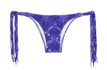 Laden Sie das Bild in den Galerie-Viewer, Product Front: Rio De Sol Bas Calcinha Bluejean Boho
