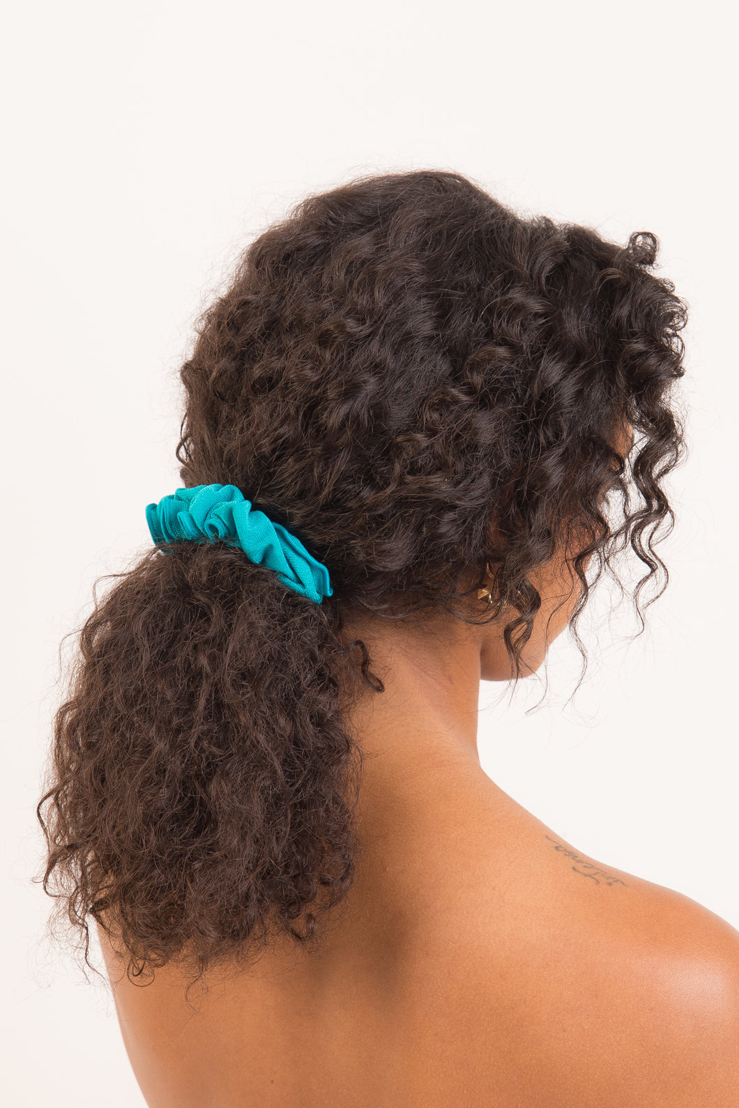Model Front: Rio De Sol Chouchou Malibu-Atol Scrunchie