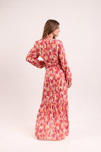 Laden Sie das Bild in den Galerie-Viewer, Model Back: Rio De Sol Vêtement De Plage Mirage Long Dress Verona
