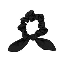 Laden Sie das Bild in den Galerie-Viewer, Product Front: Rio De Sol Chouchou Nero Scrunchie
