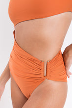 Laden Sie das Bild in den Galerie-Viewer, Image 06: Rio De Sol Une Pièce Ocre Zadar-Op
