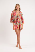 Laden Sie das Bild in den Galerie-Viewer, Model Front: Rio De Sol Robe De Plage Sea-Bloom Kaftan Bel
