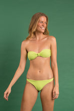Laden Sie das Bild in den Galerie-Viewer, Image 13: Rio De Sol Ensemble Set Bora-Citrus Bandeau-Joy Leblon

