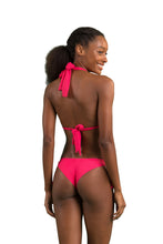 Laden Sie das Bild in den Galerie-Viewer, Model Back: Rio De Sol Ensemble Set Dots-Virtual-Pink Mel Italy

