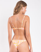 Laden Sie das Bild in den Galerie-Viewer, Image 06: Rio De Sol Ensemble Set Dreamy Bandeau-Crispy Cheeky-Crispy
