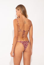 Laden Sie das Bild in den Galerie-Viewer, Model Back: Rio De Sol Ensemble Set Dune Lia Ibiza
