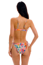 Laden Sie das Bild in den Galerie-Viewer, Model Back: Rio De Sol Ensemble Set Frutti Mila Ibiza-Comfy
