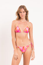 Laden Sie das Bild in den Galerie-Viewer, Model Front: Rio De Sol Ensemble Set Joyful Frufru
