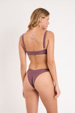 Laden Sie das Bild in den Galerie-Viewer, Model Back: Rio De Sol Ensemble Set Malibu-Ebano Agnes Cali
