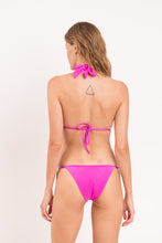 Laden Sie das Bild in den Galerie-Viewer, Model Back: Rio De Sol Ensemble Set Malibu-Rosa Tri-Rev Essential-Rev
