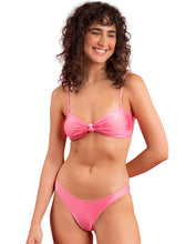 Laden Sie das Bild in den Galerie-Viewer, Gallery: Rio De Sol Ensemble Set Shimmer-Confetti Bandeau-Joy Essential
