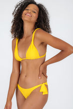 Laden Sie das Bild in den Galerie-Viewer, Gallery: Rio De Sol Ensemble Set Sunflower Mel Italy
