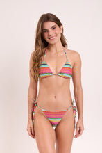 Laden Sie das Bild in den Galerie-Viewer, Model Front: Rio De Sol Ensemble Set Supercolor Tri-Inv Cheeky-Tie
