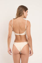 Laden Sie das Bild in den Galerie-Viewer, Model Back: Rio De Sol Ensemble Set Touch-Natural Paola Essential
