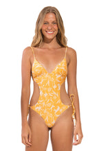 Laden Sie das Bild in den Galerie-Viewer, Model Front: Rio De Sol Une Pièce Sunny-Forest Trikini
