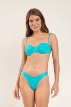 Laden Sie das Bild in den Galerie-Viewer, Model Front: Rio De Sol Haut Top Amb-Nannai Vickie
