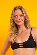 Laden Sie das Bild in den Galerie-Viewer, Image 09: Rio De Sol Haut Top Bora-Black Bra-Trio
