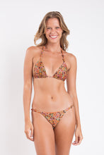 Laden Sie das Bild in den Galerie-Viewer, Model Front: Rio De Sol Haut Top Bouquet Tri-Rev
