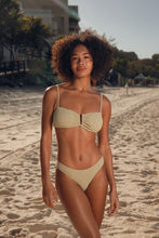 Laden Sie das Bild in den Galerie-Viewer, Image 14: Rio De Sol Haut Top Brisa-Pistache Sara
