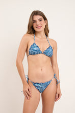 Laden Sie das Bild in den Galerie-Viewer, Model Front: Rio De Sol Haut Top Chuva Frufru
