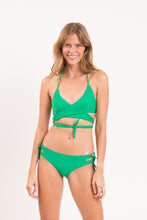 Laden Sie das Bild in den Galerie-Viewer, Model Front: Rio De Sol Haut Top Dots-Tambourine Kate
