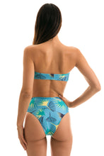 Laden Sie das Bild in den Galerie-Viewer, Model Back: Rio De Sol Haut Top Flower Geometric Reto
