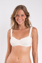 Laden Sie das Bild in den Galerie-Viewer, Gallery: Rio De Sol Haut Top Malibu-Natural Amelia
