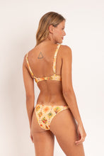 Laden Sie das Bild in den Galerie-Viewer, Model Back: Rio De Sol Haut Top Mosaico Chantal
