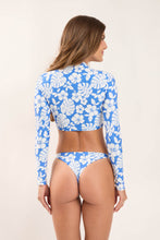Laden Sie das Bild in den Galerie-Viewer, Model Back: Rio De Sol Haut Top Pua-Pacifica Reef
