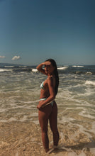Laden Sie das Bild in den Galerie-Viewer, Image 12: Rio De Sol Haut Top Pua-Valley Ana
