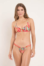 Laden Sie das Bild in den Galerie-Viewer, Model Front: Rio De Sol Haut Top Sea-Bloom Kate
