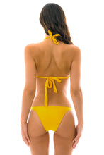 Laden Sie das Bild in den Galerie-Viewer, Model Back: Rio De Sol Haut Top Tempero Cortinao
