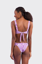 Laden Sie das Bild in den Galerie-Viewer, Model Back: Rio De Sol Haut Top Trail-Purple Amelia
