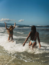 Laden Sie das Bild in den Galerie-Viewer, Image 07: Rio De Sol Haut Top Valley Kauai
