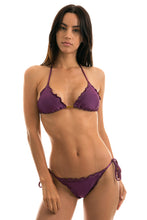 Laden Sie das Bild in den Galerie-Viewer, Model Front: Rio De Sol Haut Top Viena Frufru
