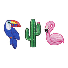 Laden Sie das Bild in den Galerie-Viewer, Product Front: Sunnylife Games/Activities Badges Tropical
