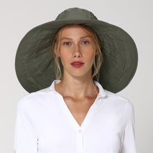 Laden Sie das Bild in den Galerie-Viewer, Model Front: Uv Line Chapeau Souple/Capeline Beverly Hills Verde Militar Upf50+
