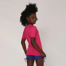 Laden Sie das Bild in den Galerie-Viewer, Model Back: Uv Line T-Shirt Camiseta Kids Uvpro Mc Pink Upf50+
