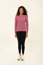 Laden Sie das Bild in den Galerie-Viewer, Model Front: Uv Line T-Shirt Camiseta Uvpro Br Ml Malva Upf50+
