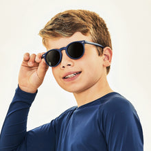Laden Sie das Bild in den Galerie-Viewer, Image 03: Uv Line Lunettes De Soleil Kids Sunglasses Navy Uv400

