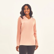 Laden Sie das Bild in den Galerie-Viewer, Model Front: Uv Line T-Shirt Longsleeve Sport Fit Solar Rose Upf50+
