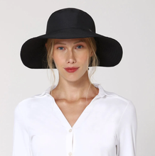 Laden Sie das Bild in den Galerie-Viewer, Model Front: Uv Line Chapeau Souple/Capeline Lyon Preto
