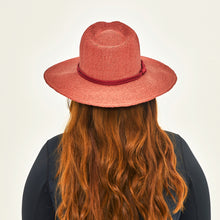 Laden Sie das Bild in den Galerie-Viewer, Model Back: Uv Line Chapeau Souple/Capeline Saint Germain Ferrugem Upf50+
