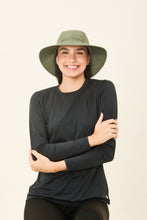 Laden Sie das Bild in den Galerie-Viewer, Model Front: Uv Line Chapeau Souple/Capeline San Remo Militar Preto Upf50+
