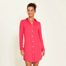 Laden Sie das Bild in den Galerie-Viewer, Model Front: Uv Line Vêtement De Plage Shirtdress Copenhagen Pink Upf50+
