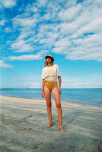 Laden Sie das Bild in den Galerie-Viewer, Image 09: Uv Line Fitness Haut T-Shirt Solar Off White Upf50+
